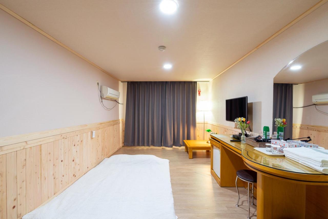 New Jeju Hotel Εξωτερικό φωτογραφία