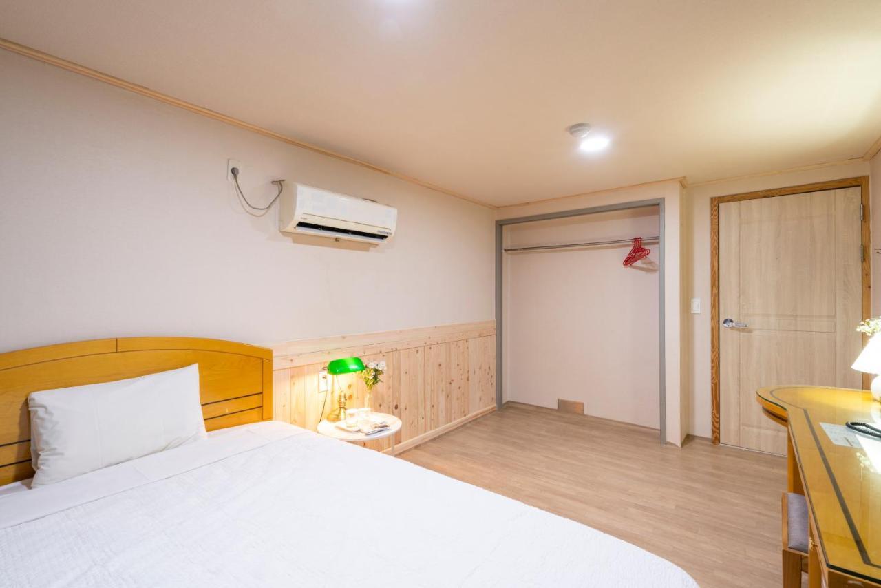 New Jeju Hotel Εξωτερικό φωτογραφία
