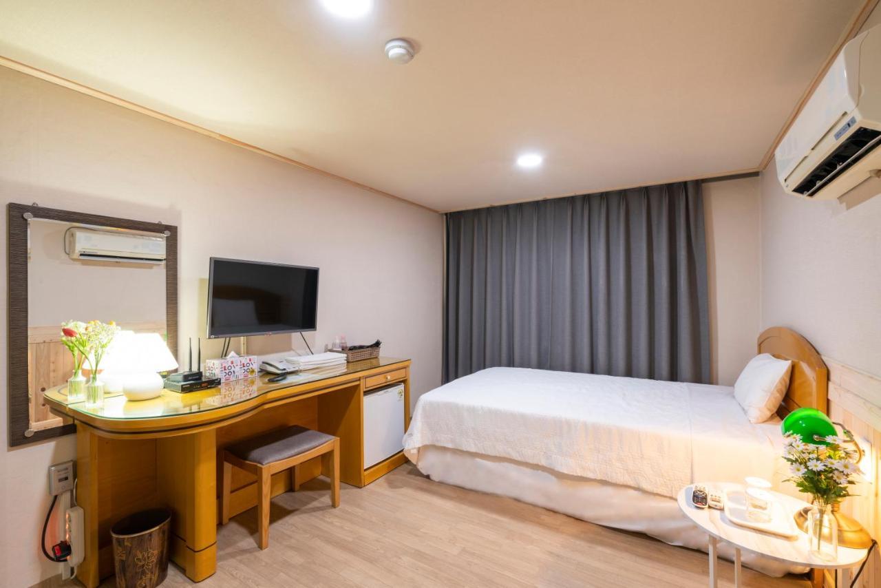 New Jeju Hotel Εξωτερικό φωτογραφία